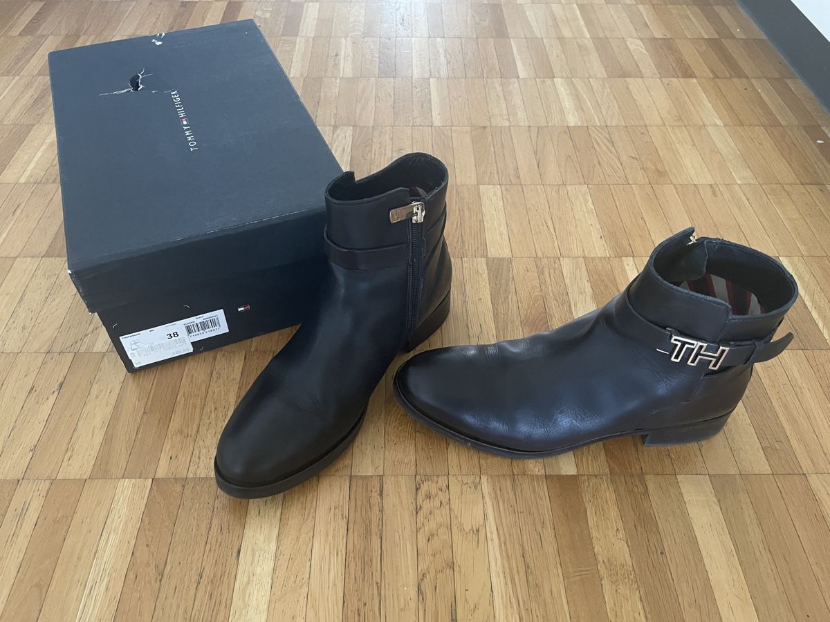 Tommy Hilfiger Damenschuhe: Tommy Hilfiger Black Leather Ankle Boots, Size 38 EU – Gebraucht aus Neuchatel von shi_9fzw 4