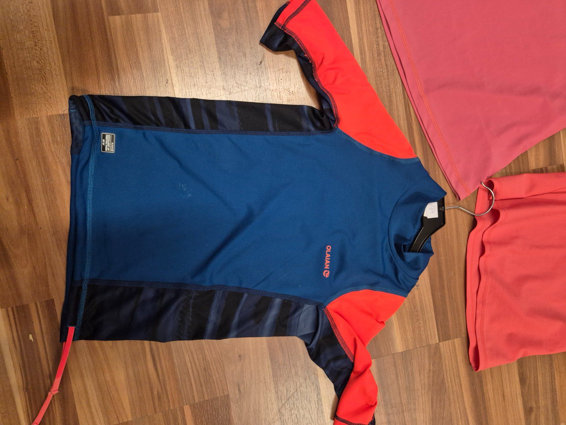 Badehosen: 3 Uv Badeshirt  gr 134 B – Gebraucht aus Schwarzenburg von Flamingo07 1