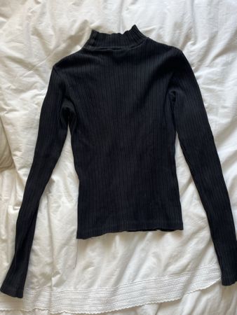 Brandy Melville Black Ribbed Turtleneck XS - Size Small