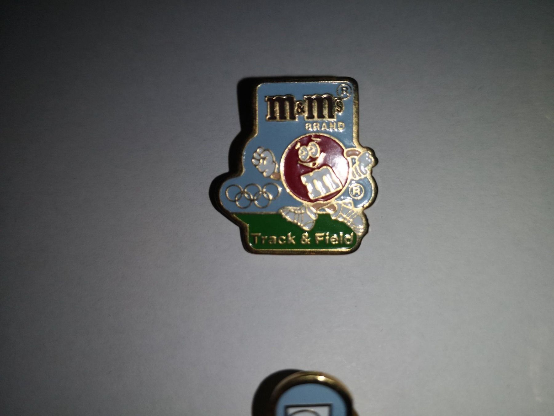 Plaketten & Abzeichen: Pin.      M&M's – Gebraucht aus Lostorf von rubileo 2