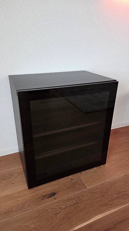 Ikea Vetrine: IKEA BESTA Vitrine / schwarz / 60x40x64 cm – Nuovo (secondo la descrizione) da Zollikofen venduto da wiktor_krz
