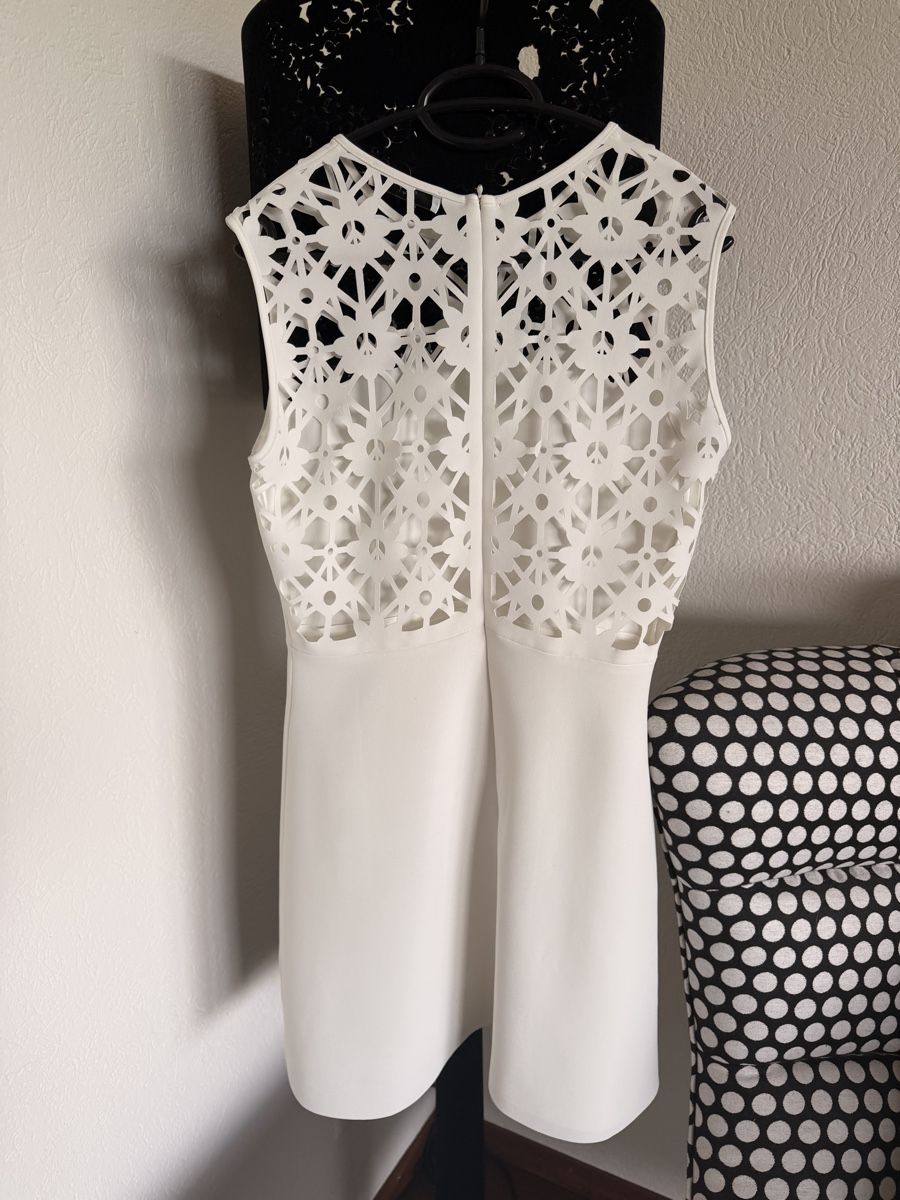 Sandro Vestiti: Sandro Paris White Laser Cut Dress – Usato da Zürich venduto da Vikkinikki 2