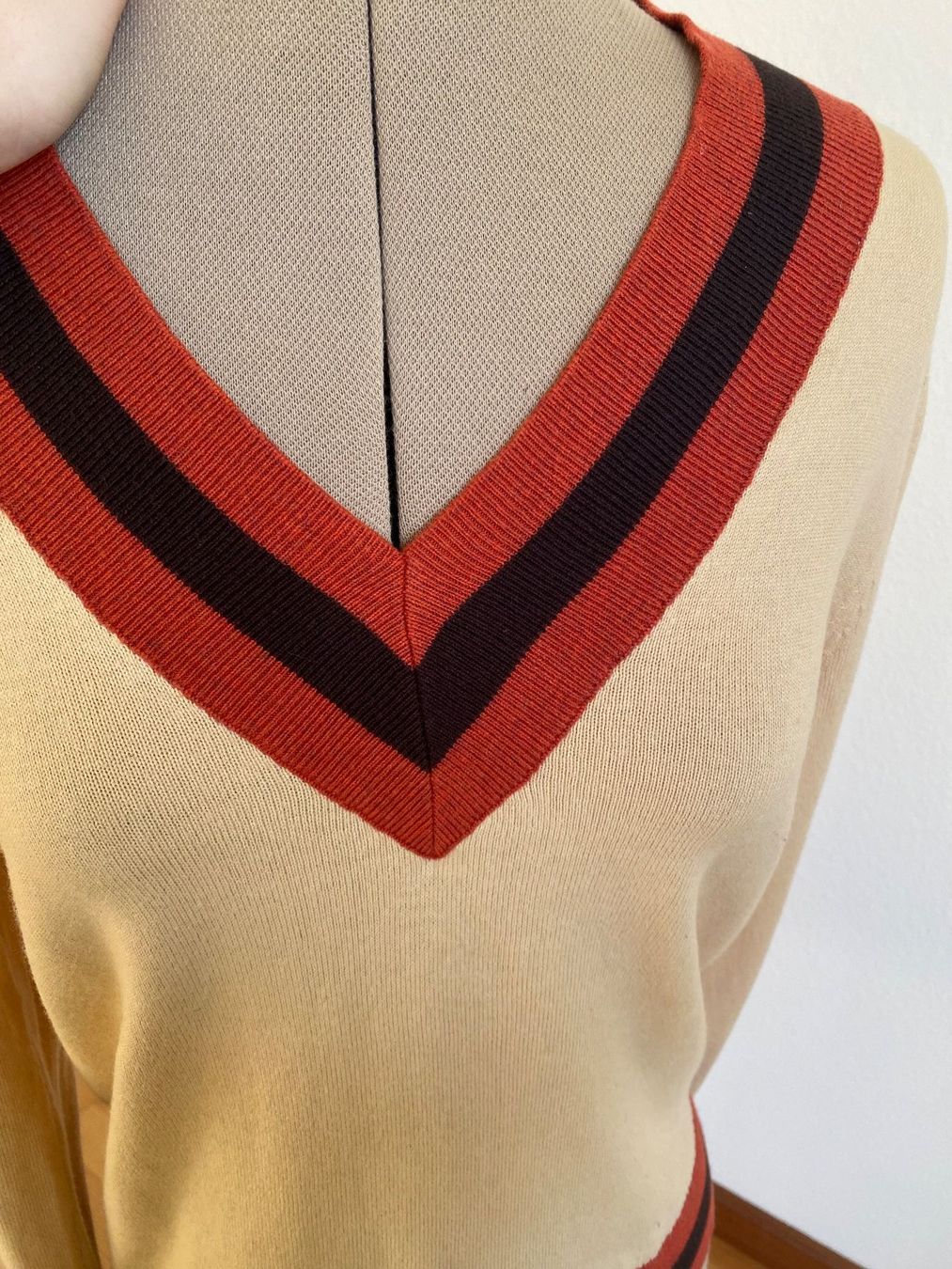 Maglioni & Felpe: Pull léger Rodier vintage taille 38 – Usato da Basel venduto da Maria-Alexa 2