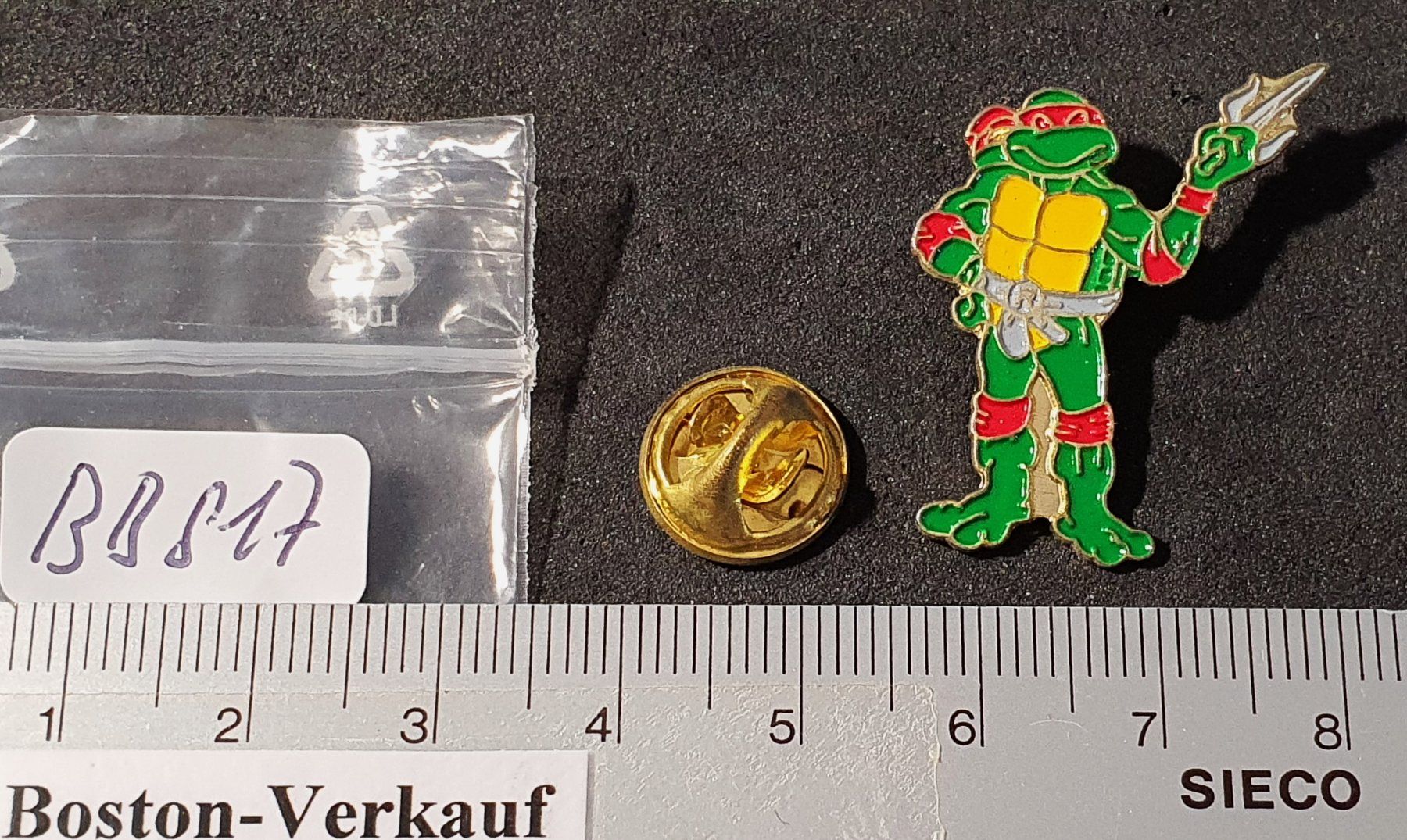 Placchette & Badge: BB817 - Pin Ninja Turtles Raphael – Usato da Reinach BL venduto da Boston-Verkauf 1