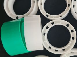 31 Stück Klebeband Plastik Ringe leer weiss + 1 St.Grün