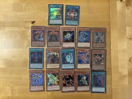 Yu-Gi-Oh Karten Holo Konvolut 17 Stück guter Zustand