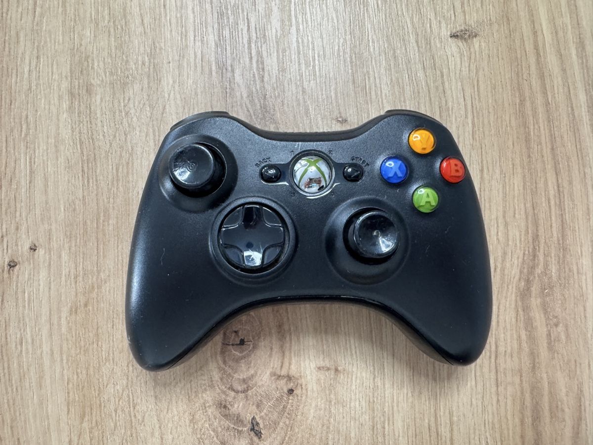 Manettes: Microsoft Xbox 360 Wireless Controller schwarz gebraucht – D'occasion à Biberist par etesummer