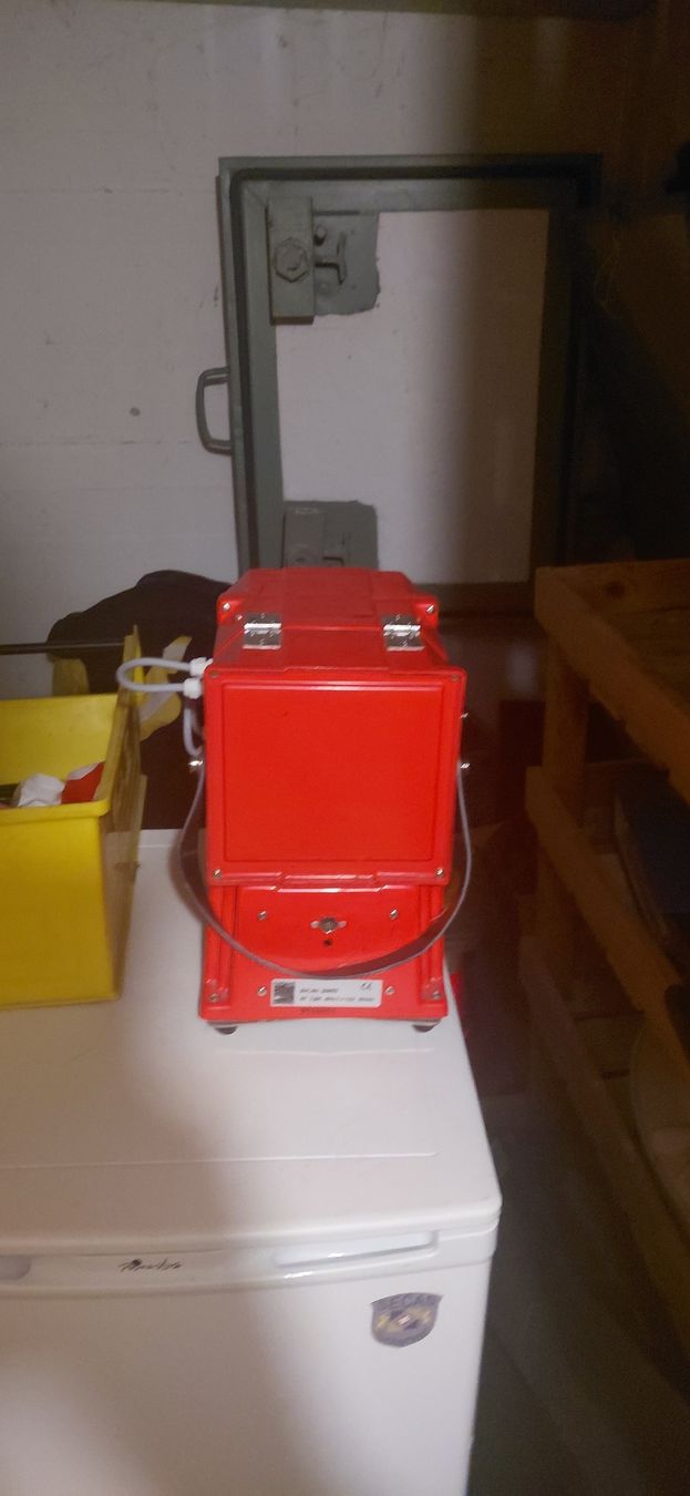 Lampade: Blitz Signal Lampe Rot mit Gelb, gebraucht – Usato da Lichtensteig venduto da pas_7sdz 1