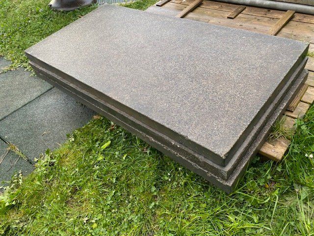 Pietre & tegole: 3 Stk Beton Randstein wie abgebil – Nuovo (secondo la descrizione) da Niederhasli venduto da Tigerproduct