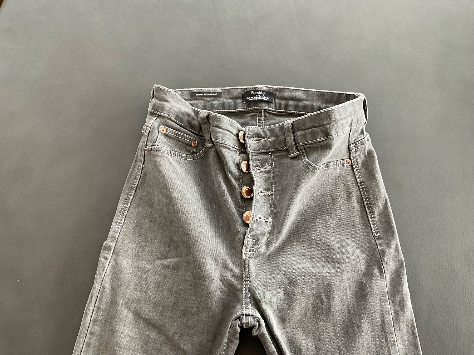 Bershka Jeans: Jeans grau – Gebraucht aus Horw von Benny017 1