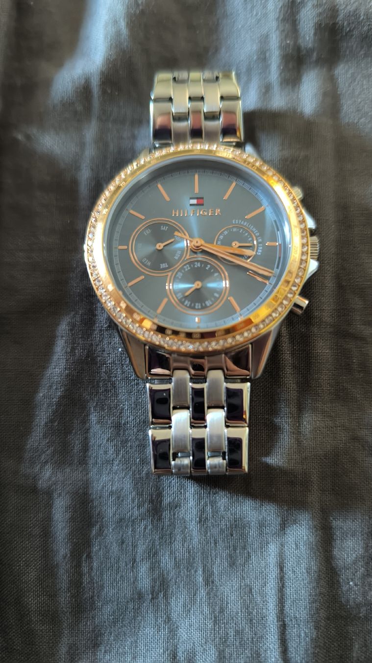 Tommy Hilfiger Uhren: Tommy Hilfiger Uhr – Gebraucht aus Ossingen von kro_nrz6 4