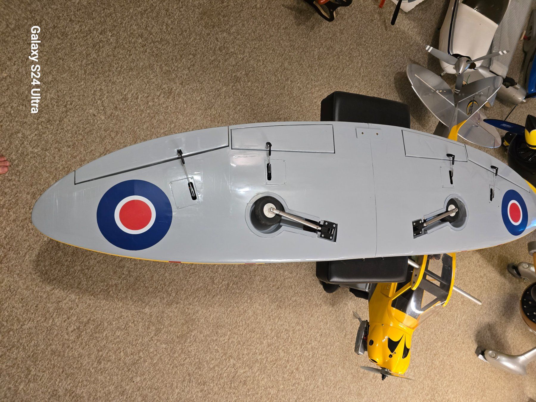 Modellismo RC: Modellflugzeug Spitfire 1:6 ARF Phoenix Model – Usato da Teufen AR venduto da Appenzell04 4
