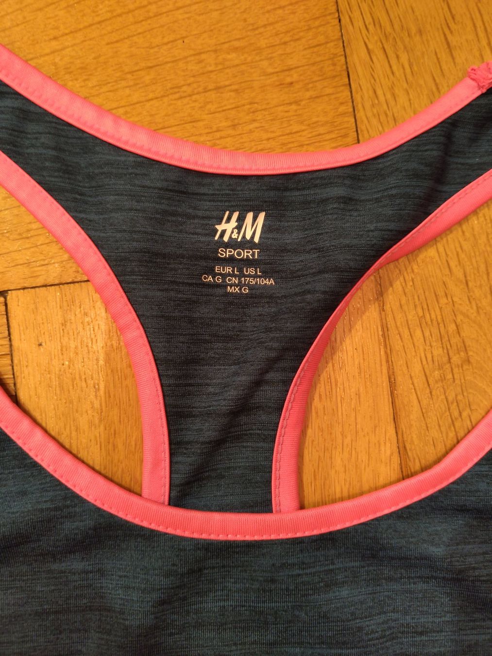 H&M T-shirt: Sportshirt – Usato da Bern venduto da Linii 1