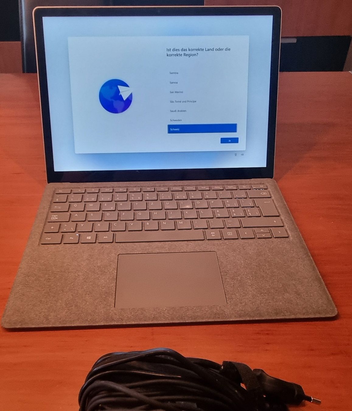 Microsoft Notebook: Microsoft Surface Laptop – 13.5" / Intel i5 / 8GB RAM / 256 – Usato da Ostermundigen venduto da Roendi