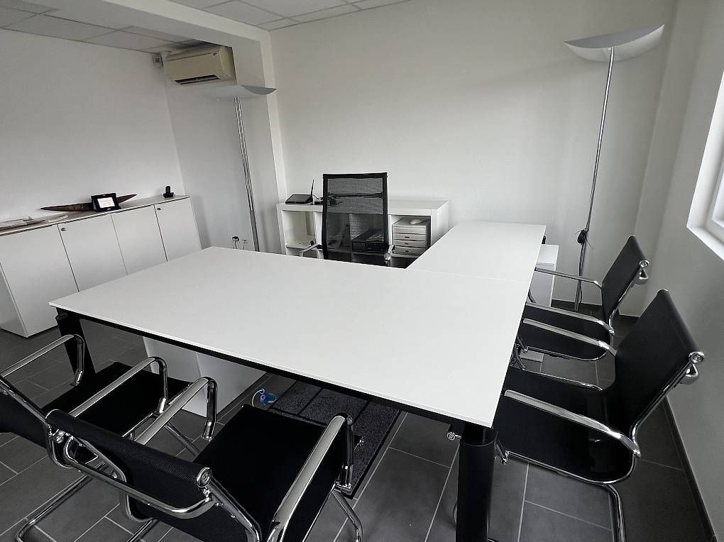 Tavoli: Vendo tavolo da ufficio – Usato da Magliaso venduto da pie_sg6m 1
