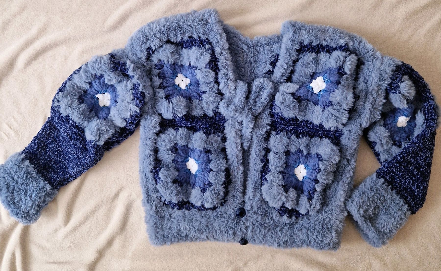 Giacche: CARDIGAN HANDMADE OVERSIZE EN FOURRURE – Nuovo e nell'imballaggio originale da Camorino venduto da JPHANDMADE1 9