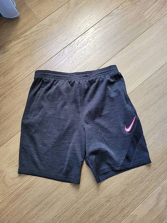 Kinder Nike Shorts grösse L - Grösse 145-160 / 12-14 Jahre