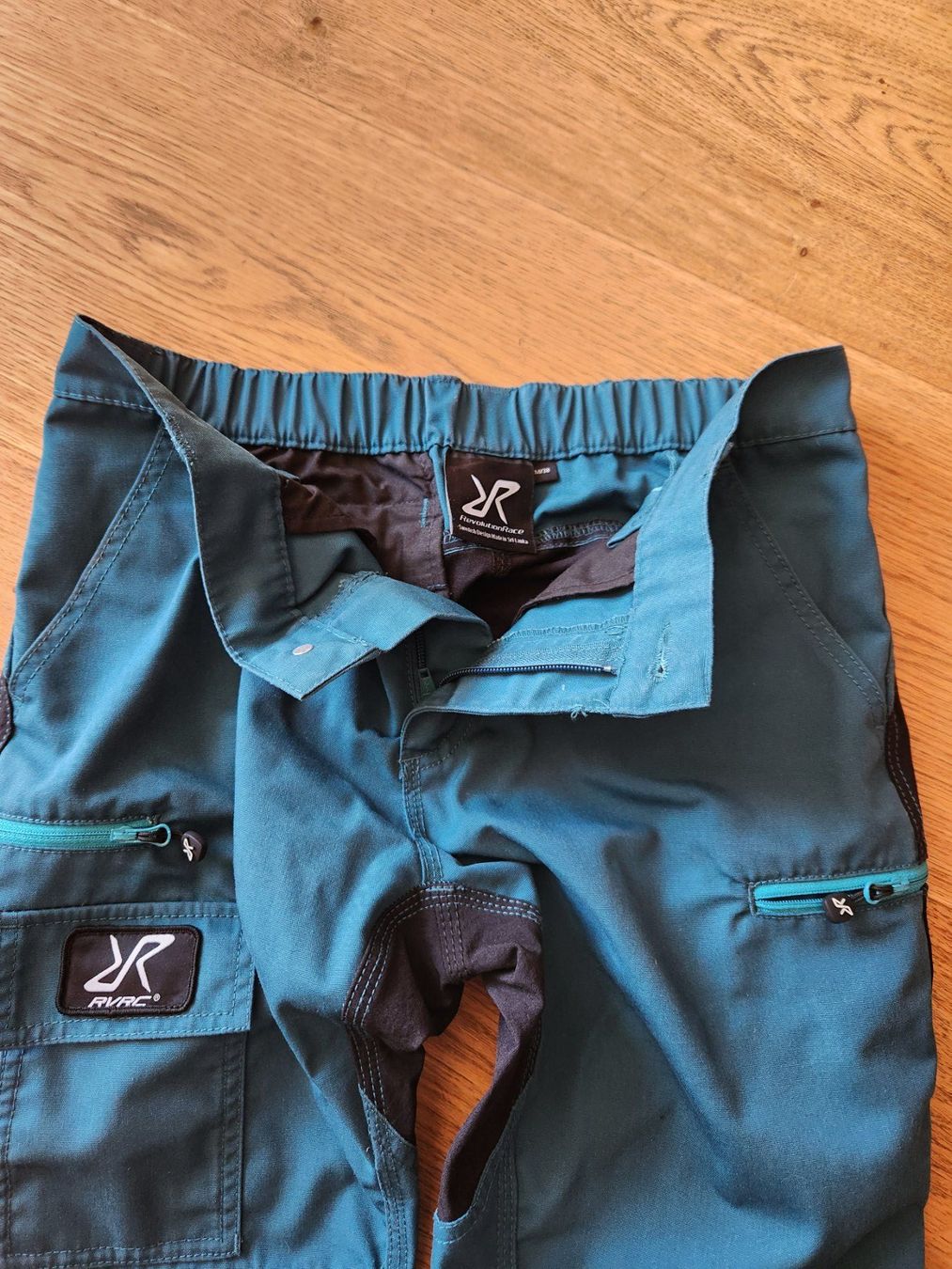 RevolutionRace Pantalons: Revolution Race Freizeithose Gr. M – D'occasion à Fanas par Rurero03 1