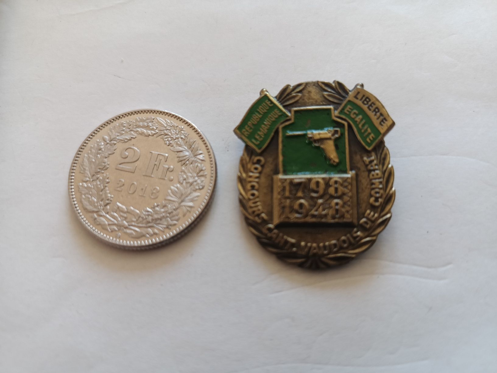 Placchette & Badge: Insigne Tir combat  Concours Vaud 1798-1948 – Usato da Bex venduto da Canouille 2