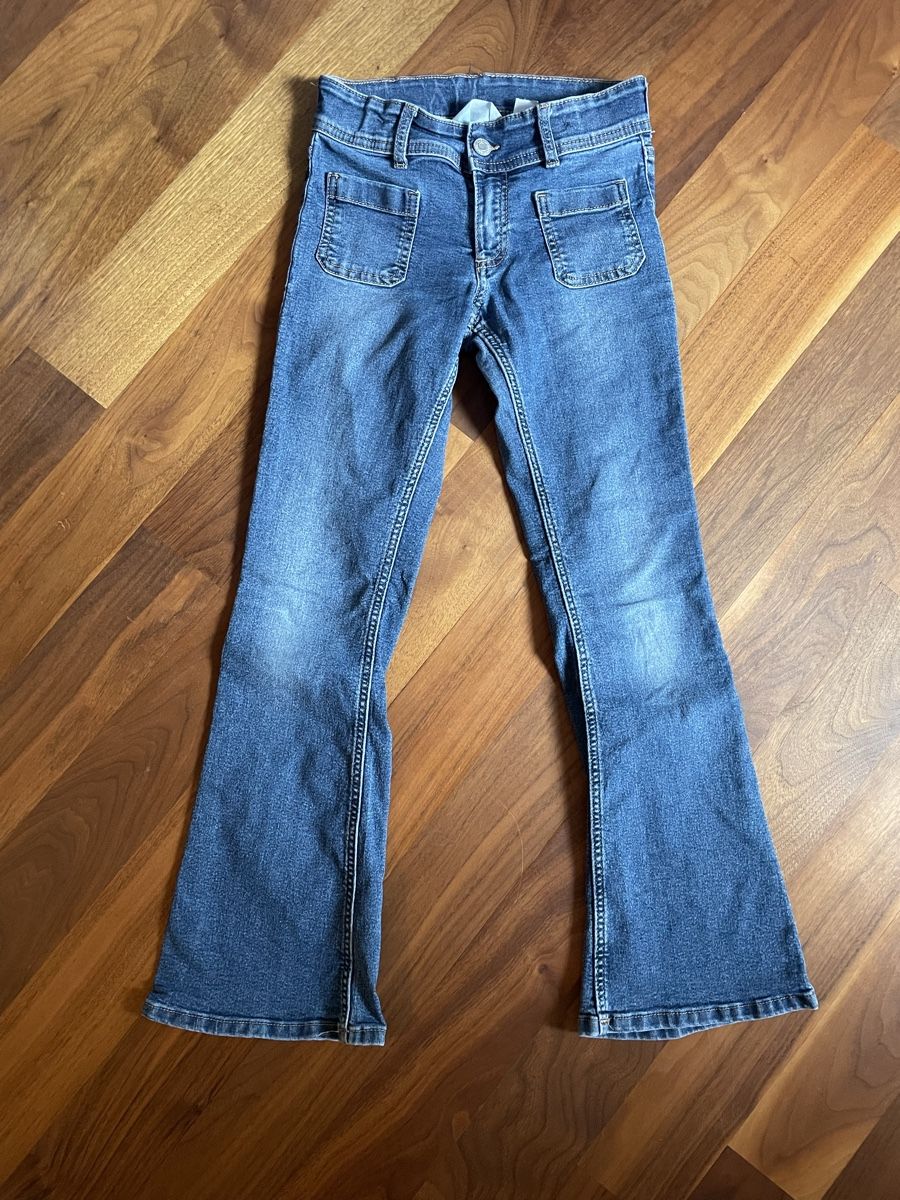H&M Pantaloni: Jeans H&M Flared Leg Grösse 140 – Usato da Fehraltorf venduto da Nadja0205