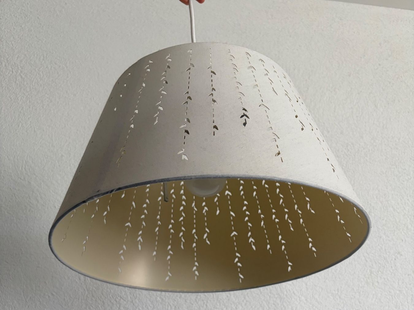 Lampadari & plafoniere: Lampenschirm mit Glühbirne – Usato da Oberrohrdorf venduto da sar_r25p 1