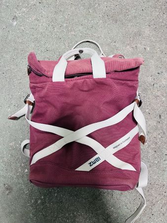 Sac à dos ZWEI toile bordeaux bon état 32x30x10cm