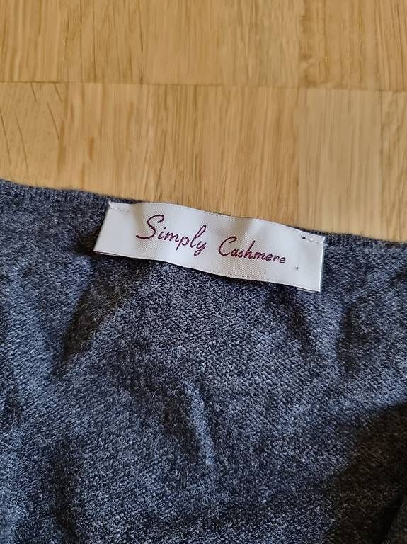 Giacche: Wunderschöne Strickjacke S 100% Kaschmir wie neu – Usato da Arlesheim venduto da evi_gm8h 2