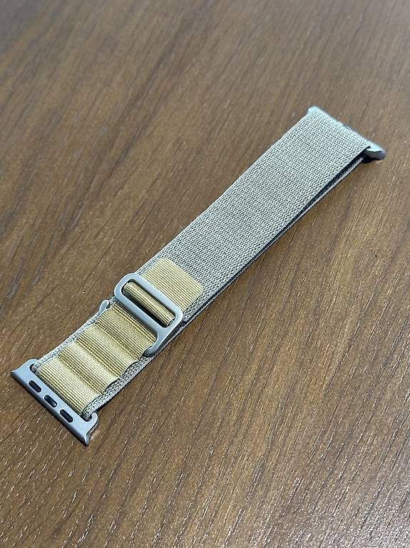 Bracciali & Braccialetti: Alpine Loop Apple Watch Armband Farbe Tan – Usato da Wohlen AG venduto da stecampi