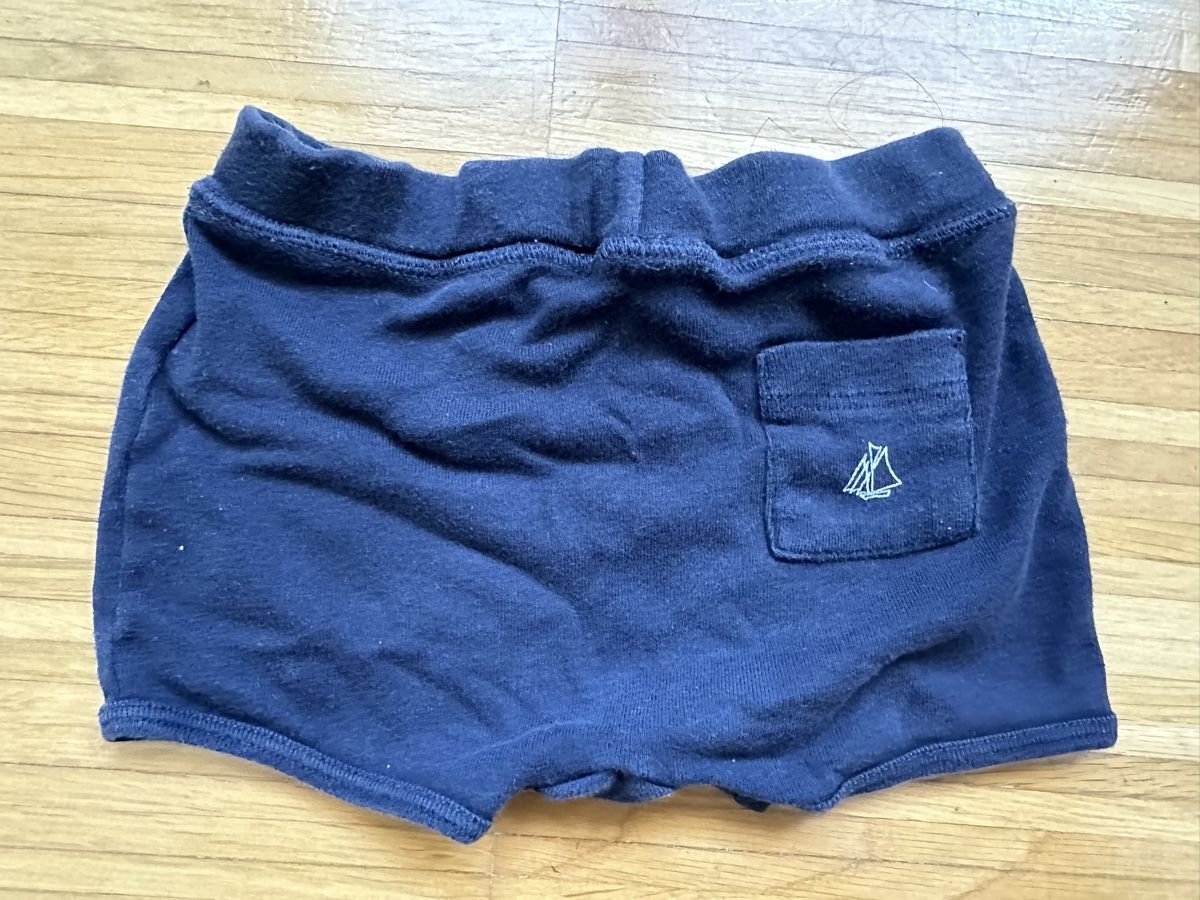 Petit Bateau Pantaloni: Shorts Petit Bateau, 12 Mt/ Gr 74 – Usato da Zürich venduto da Freudefant 1