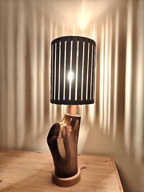 Lampes: Design Tischlampe aus Echtholz – Neuf (Voir description) à Schwyz par alex2909 2