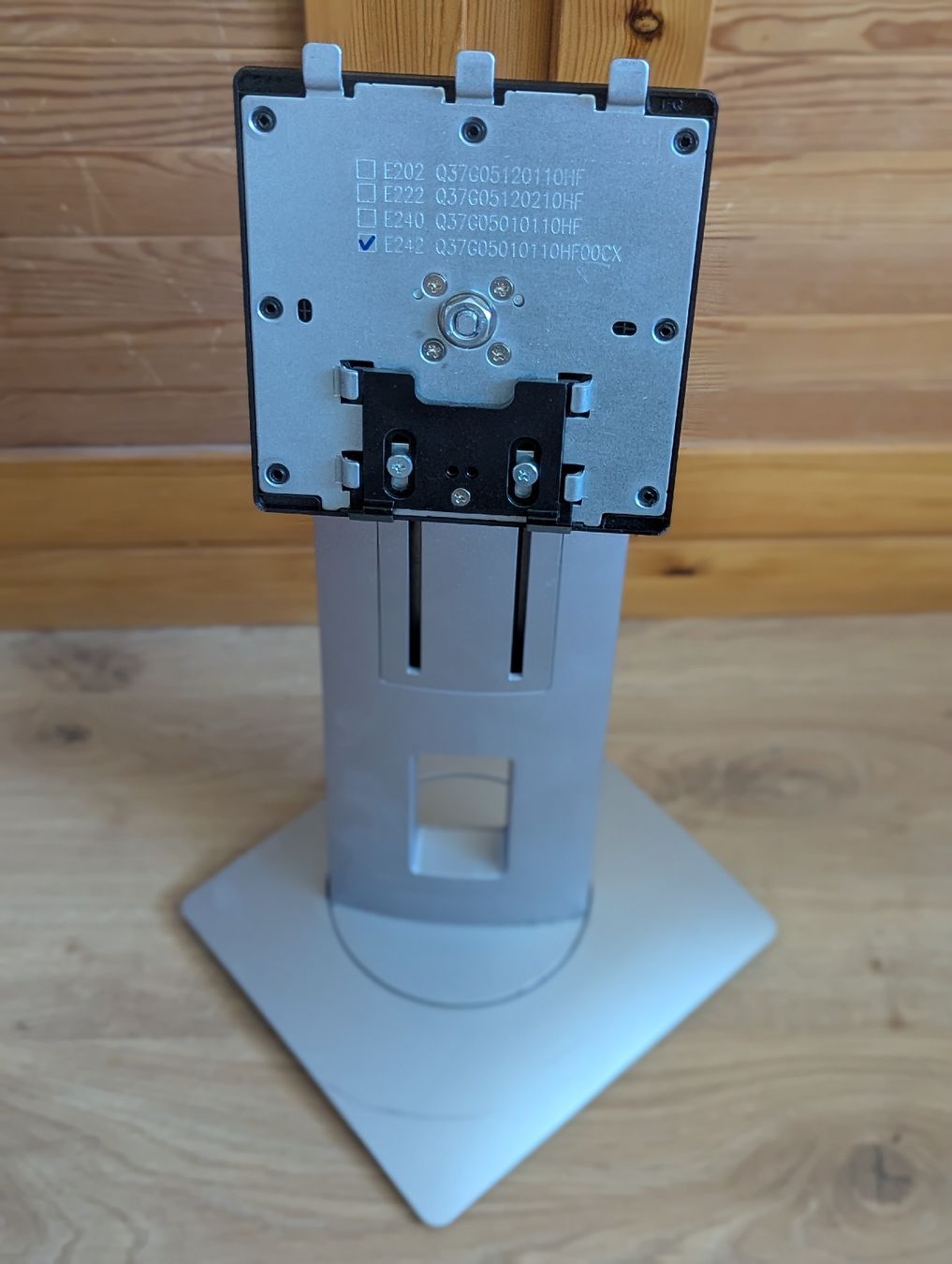 Hewlett Packard Monitor: HP EliteDisplay E242 – Usato da Zofingen venduto da Droni_A 9
