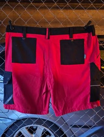 Robuste Arbeitsshorts, viele Taschen, ideal für Sommer!