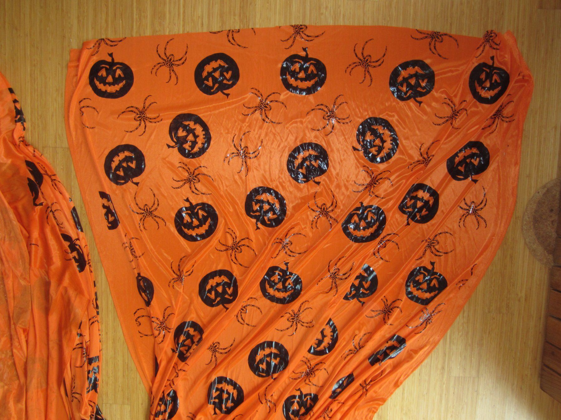 Tessuti: Halloween Stoff orange – Usato da Männedorf venduto da smarties870 4