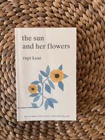 Buch The Sun and Her Flowers Rupi Kaur