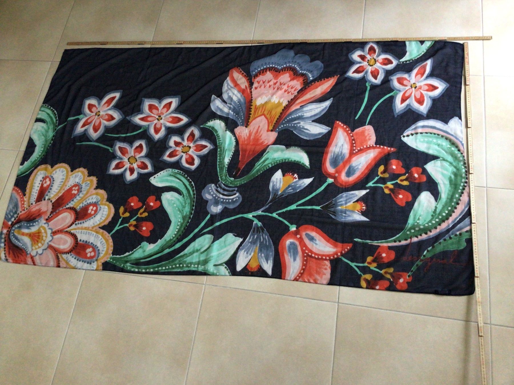 Desigual Foulard & Sciarpe: Desigual Schal 110cm x 190cm – Usato da Frauenfeld venduto da Stehojen 1