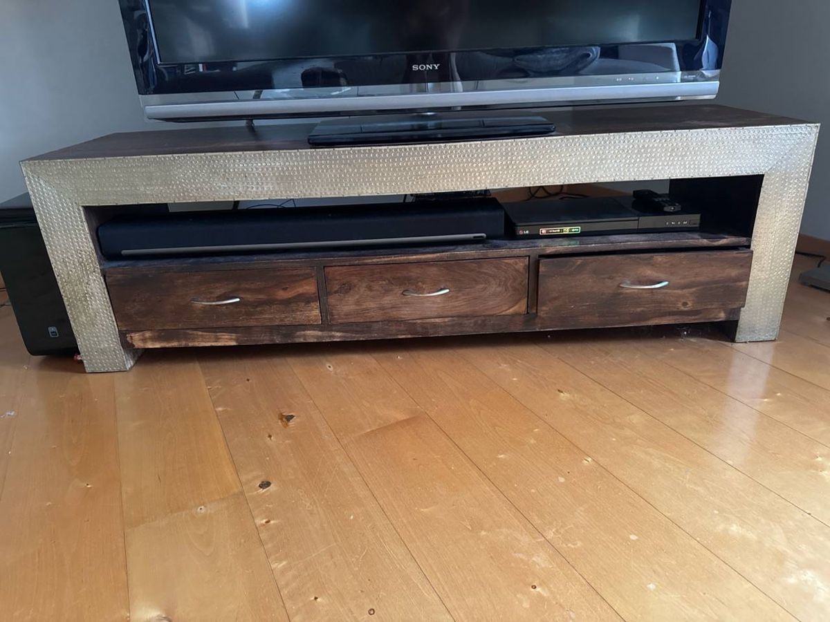 Mobili TV: zu verkaufen TV Tisch – Usato da Ottikon venduto da Tarracona1