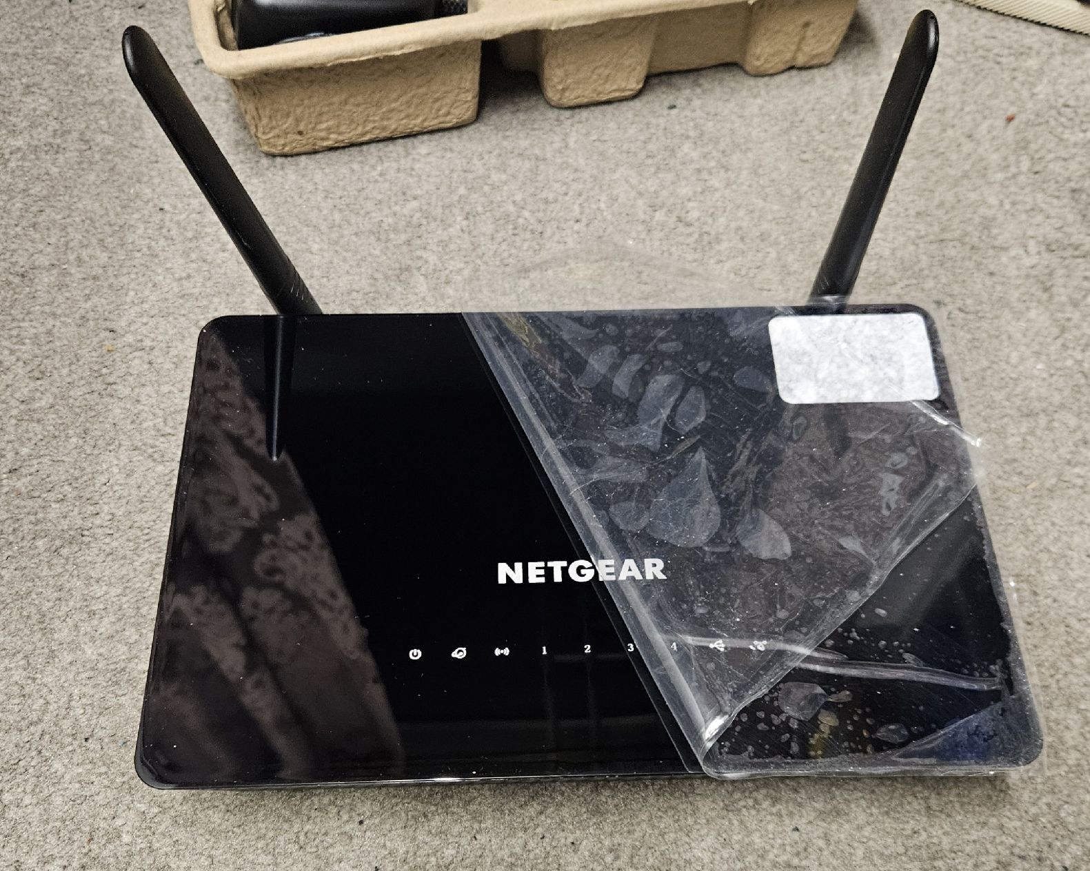 Netgear Modem & Router: NETGEAR AC1200 WIFI Router – Usato da Dachsen venduto da Topparts1 1