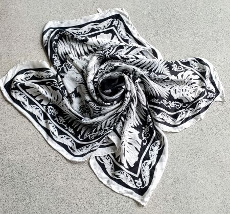 Seidenfoulard 112 x 112, handrolliert