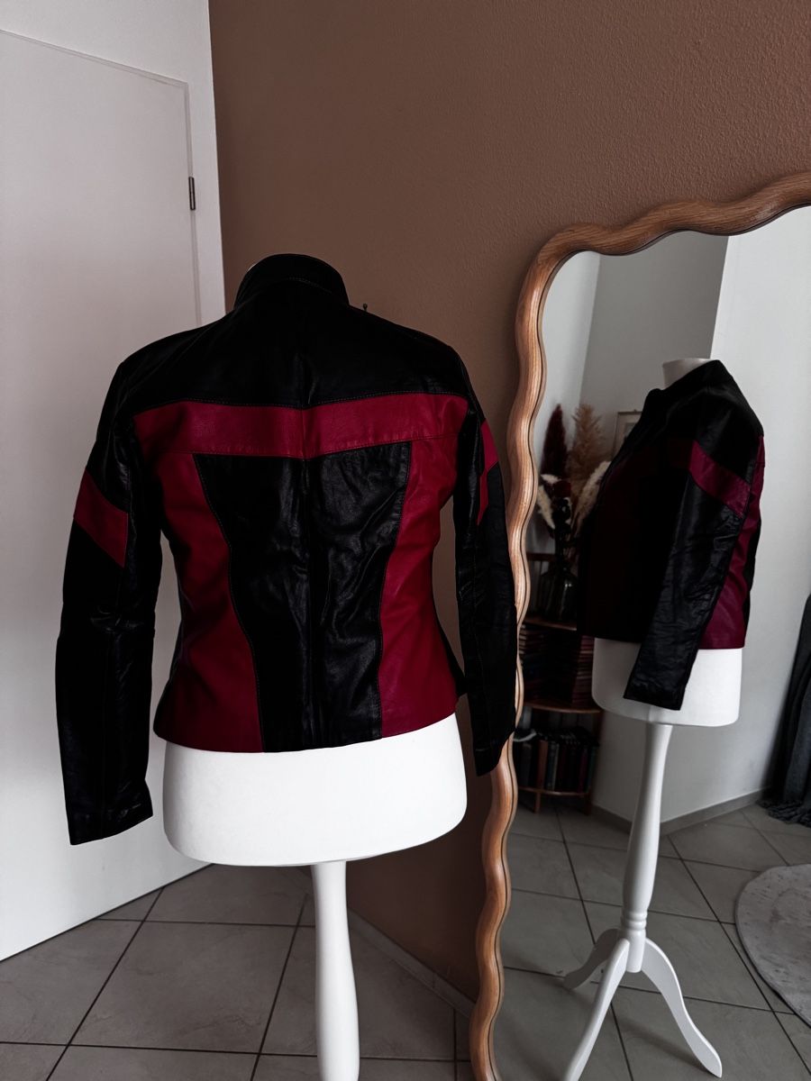 Jacken: Lederjacke schwarz-rot, Grösse S/M – Gebraucht aus Muttenz von einfach-schoen 3