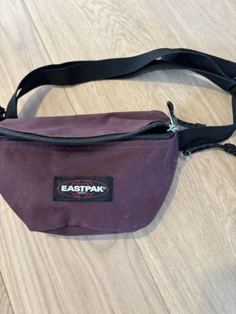 Sac banane Eastpak bordeaux foncé