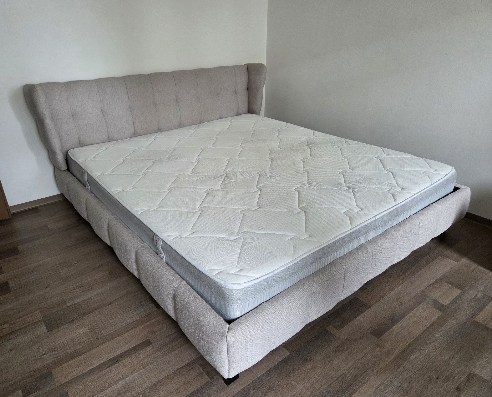 Letti: Interio Bett "Valentino", 180x200 cm, grau – Usato da Steinach venduto da Romeer