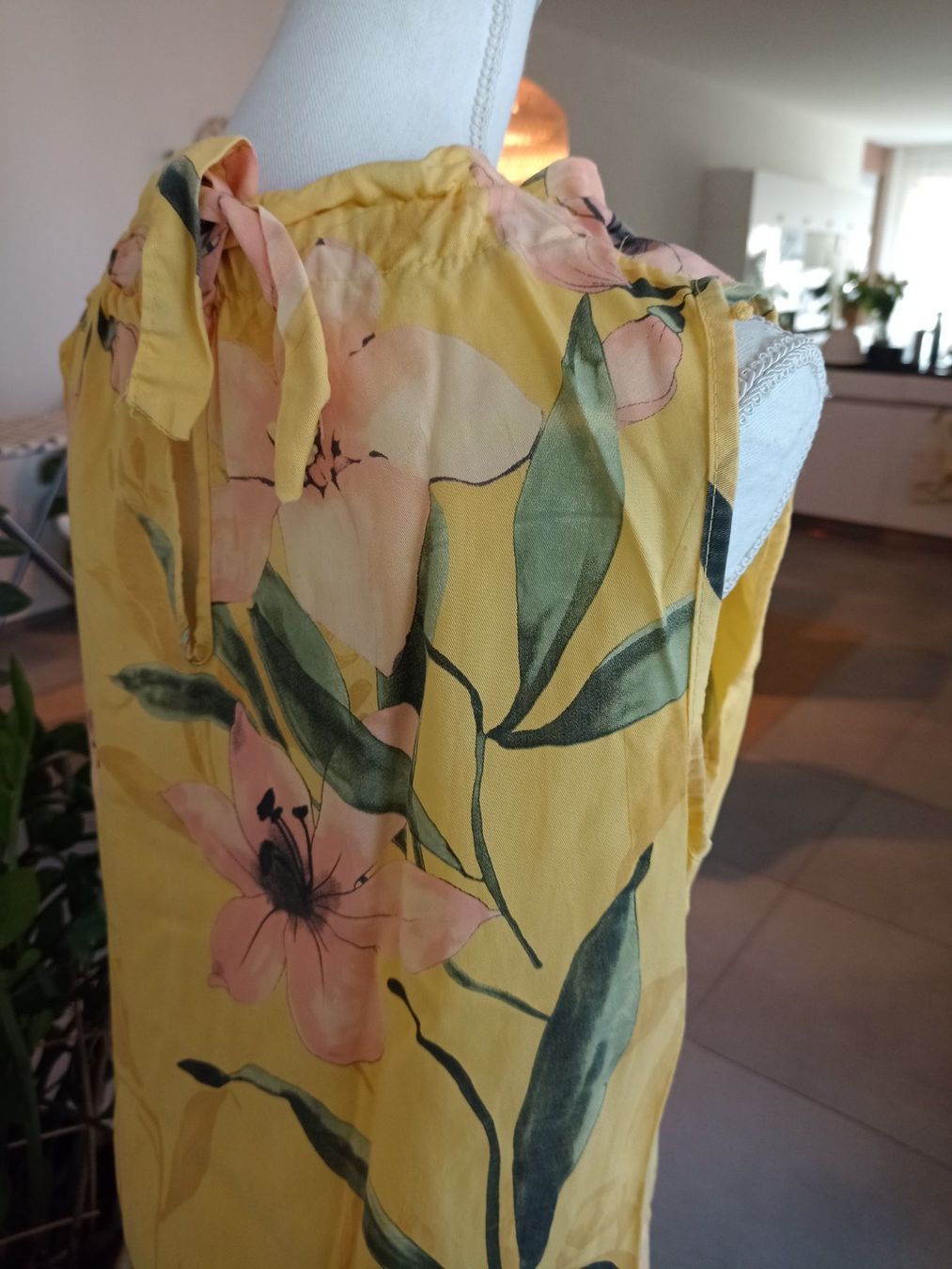 Kleider: Sommerkleid gelb gr.40 – Neu (gemäss Beschreibung) aus Winterthur von Husakeva 1