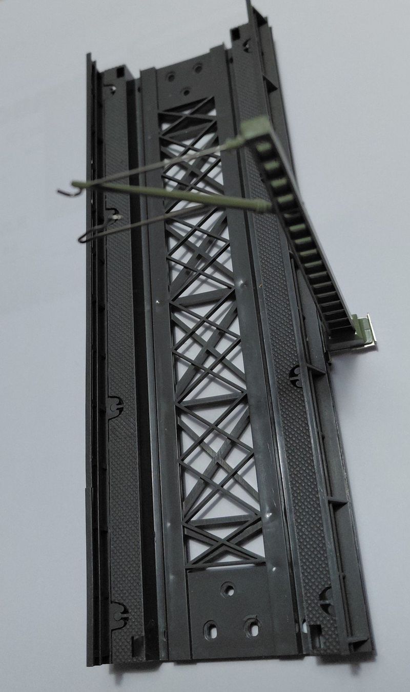 Märklin Modelleisenbahnen: 22 supports pour Mât de caténaire Märklin Ho – Gebraucht aus Yvonand von cha_zx5t 2