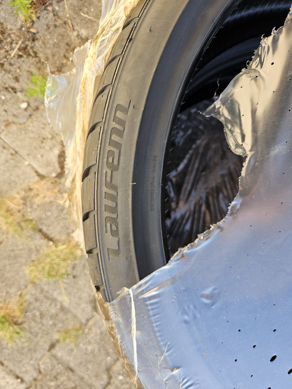 Pneus & Roues: Reifen 215/35ZR19 – Neuf (Voir description) à Lupfig par Sascha_97 5