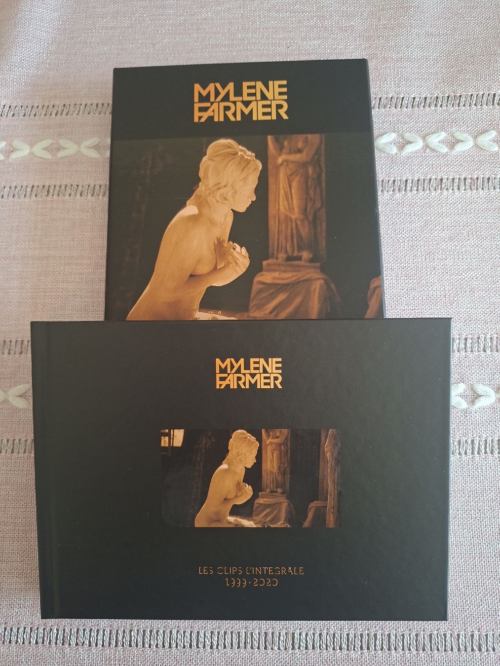 Tutti i DVDs: Clips intégrale Mylene Farmer 1999-2020 – Nuovo (secondo la descrizione) da Bassecourt venduto da sma_qdd2 2