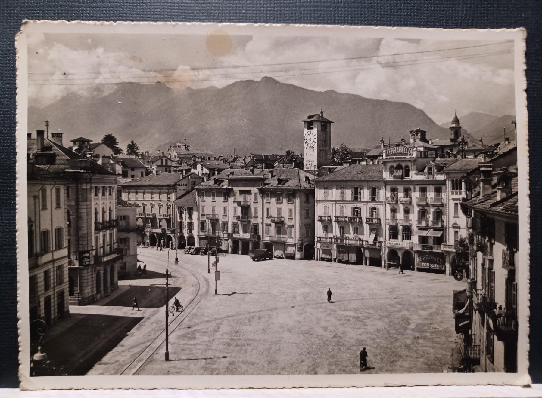 Cartoline postali: TI, Locarno Piazza Grande, 1948 – Usato da Aarau Rohr venduto da mgvw