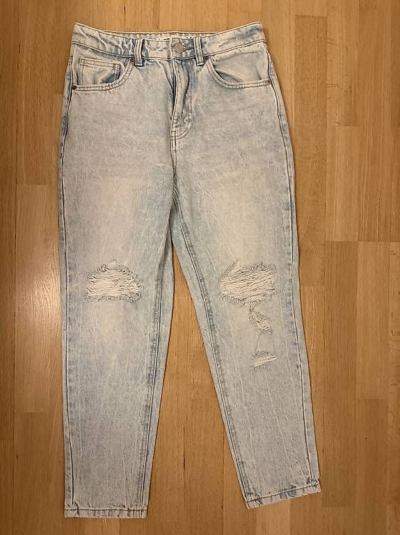Jeans: Löcher Jeans M – Gebraucht aus Ostermundigen von Natitoni3