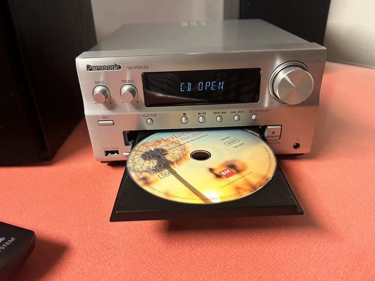 Panasonic Lettore multimediale & Streamer: Panasonic CD Stereo System SA-PMX94 m. FB & Lautsprecher – Usato da Lanzenhäusern venduto da vic63