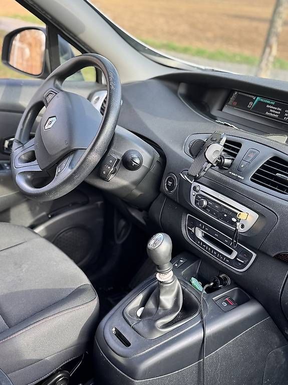 Renault Autos: Renault Scenic 7 Plätzer 1.2 – Gebraucht aus Kloten von san_v8fv 2