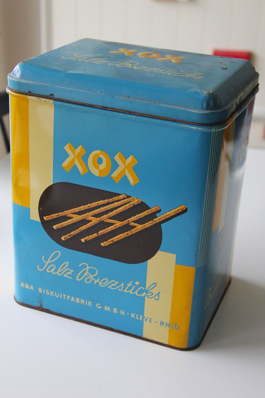 Dosen: antike Blechdose XOX "Brezsticks" – Gebraucht aus Luzern von chf_zvb8